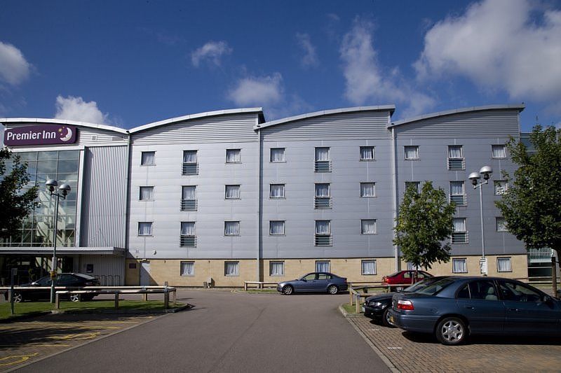Premier Inn Watford Central エクステリア 写真