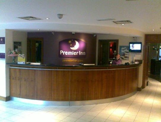 Premier Inn Watford Central エクステリア 写真