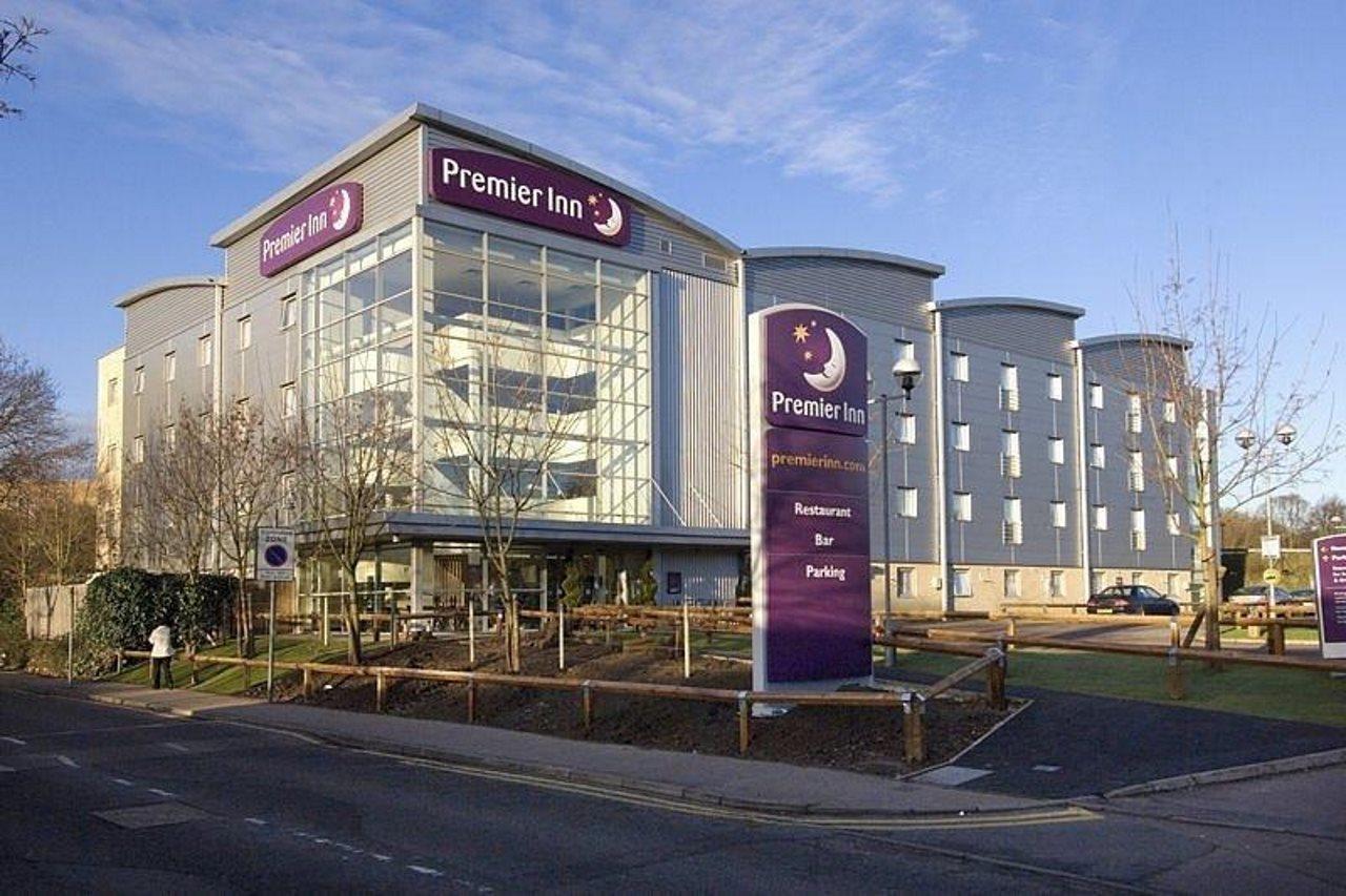 Premier Inn Watford Central エクステリア 写真