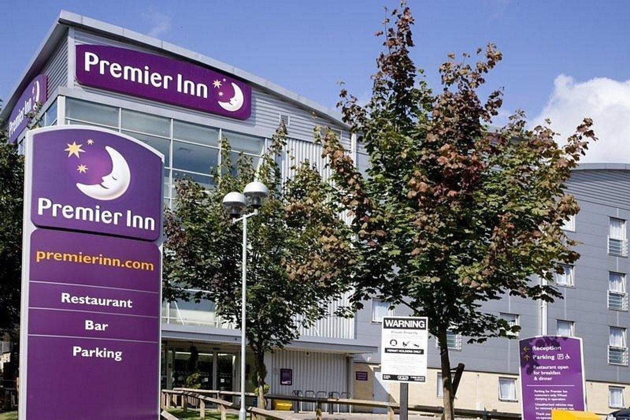 Premier Inn Watford Central エクステリア 写真