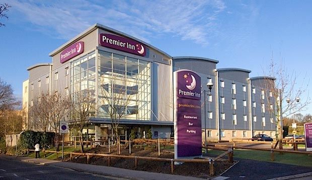 Premier Inn Watford Central エクステリア 写真